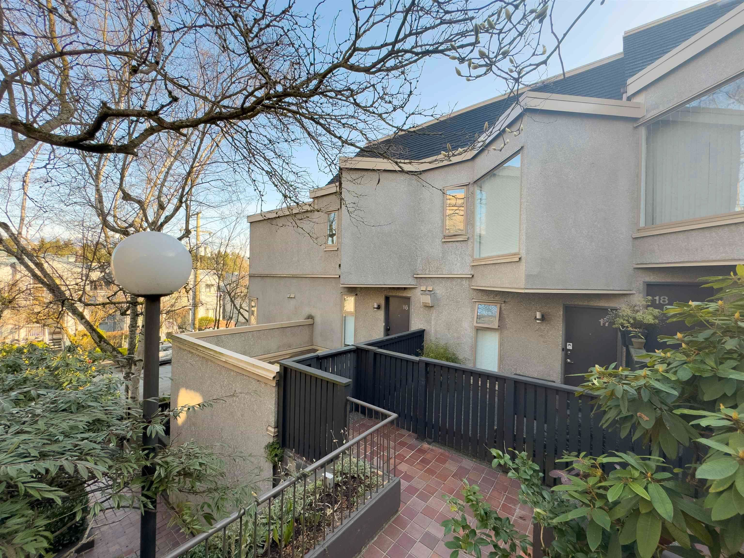 Property photo ed9dc428-a978-4ac4-8e36-720c15bee15b