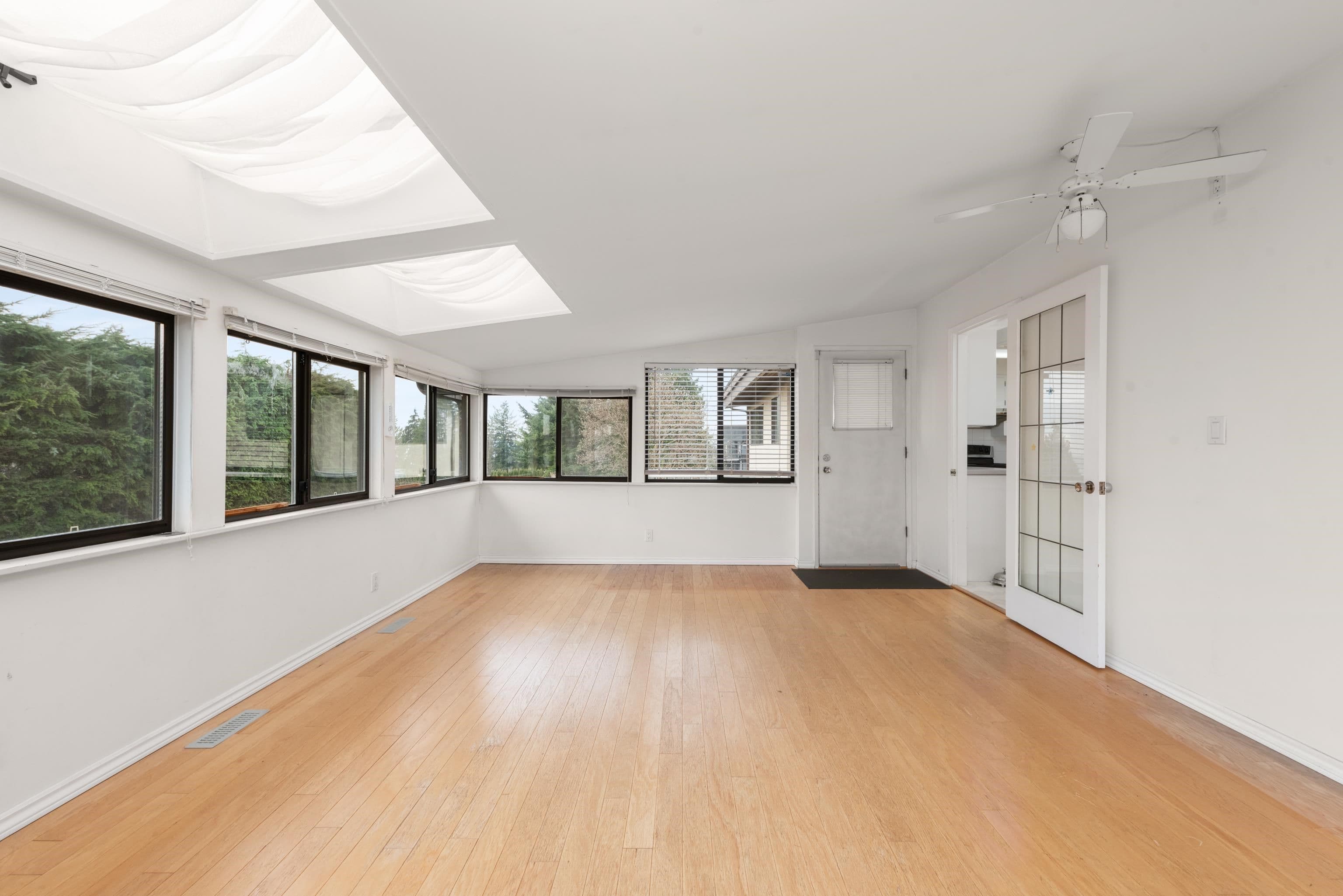 Property photo e34b6745-21c7-45a1-b10d-115f7328868d