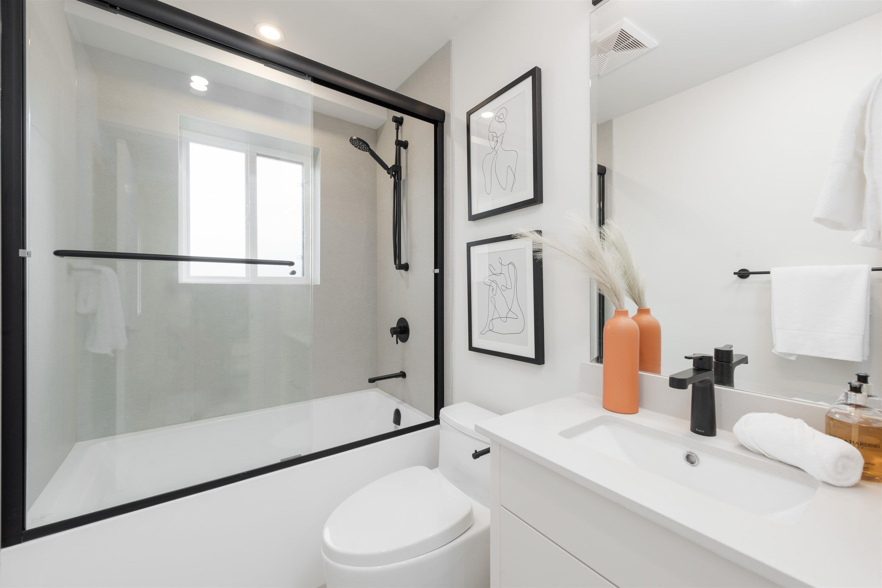 Property photo 98b0af9c-286b-4c98-8b74-96378077242e