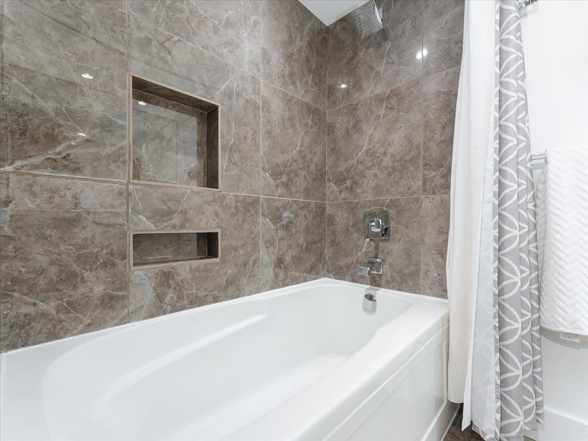 Property photo b37d62eb-844f-4202-b39b-7721d0724739