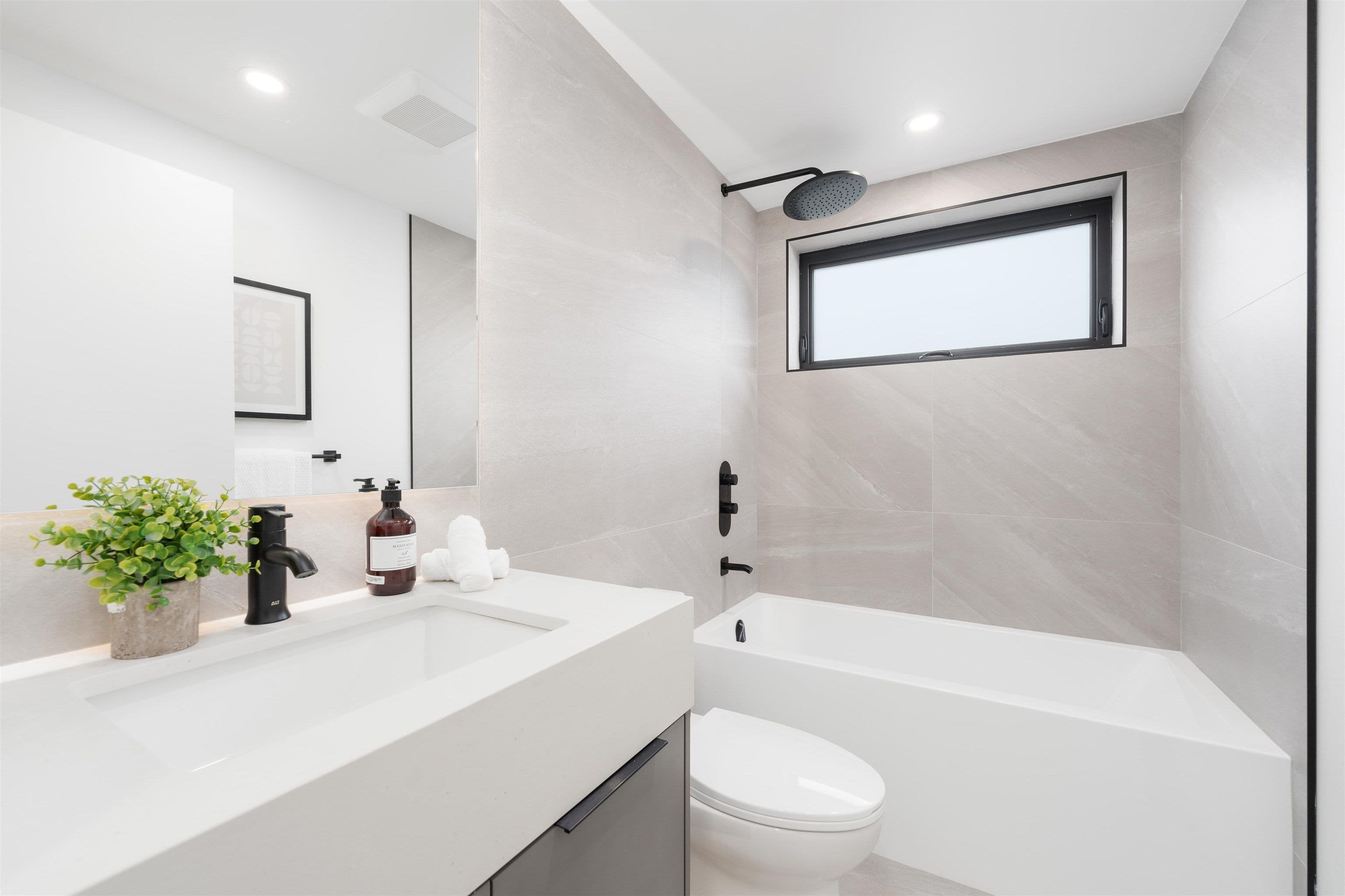 Property photo 37e65b2e-5f2a-4f17-91d2-27ed857f5233