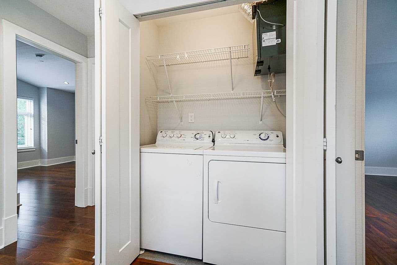 Property photo e699f5a9-52e0-4e9f-9507-0de864624b9c