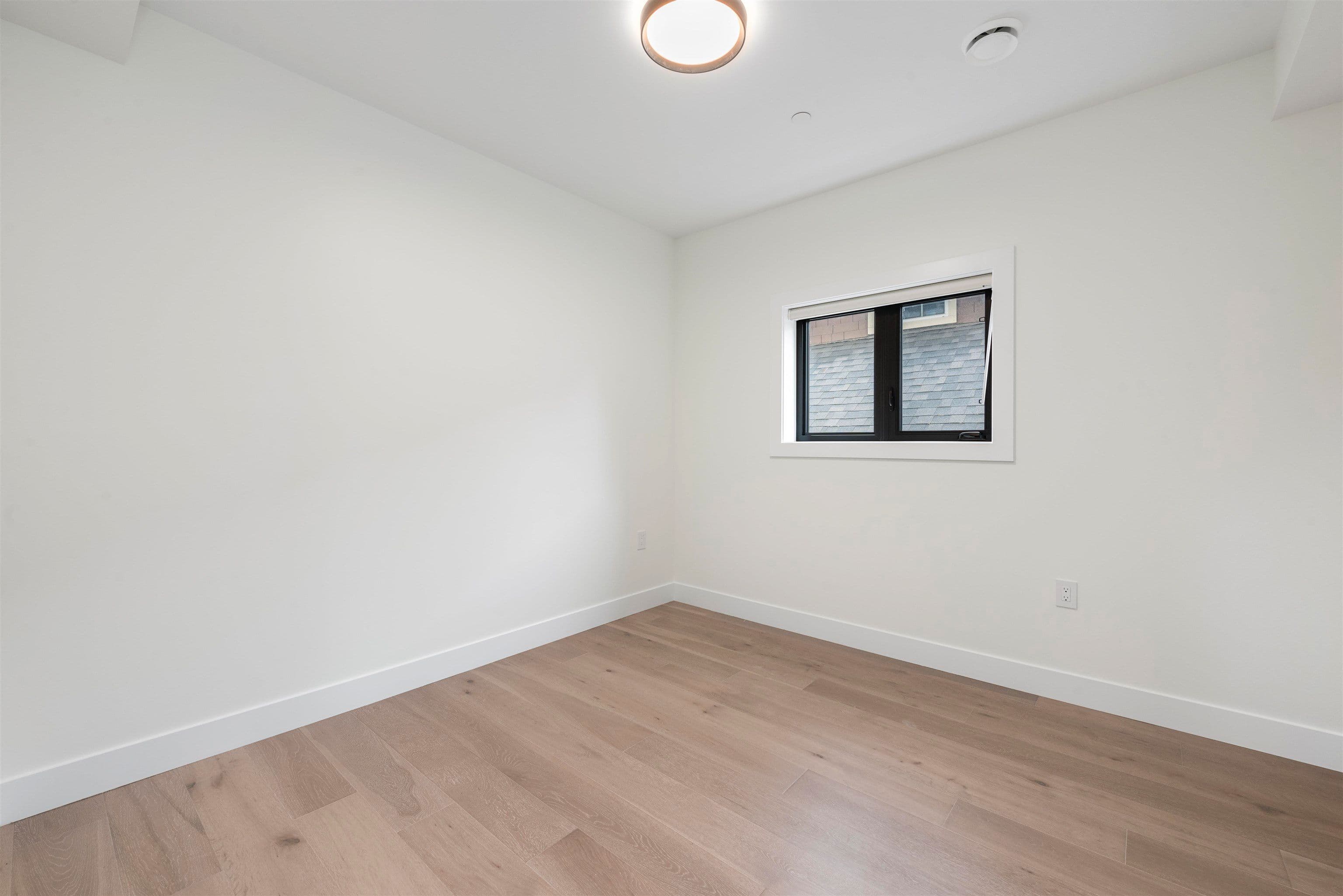 Property photo e7a1245e-7941-4d1a-be9a-bd640e1b8f33