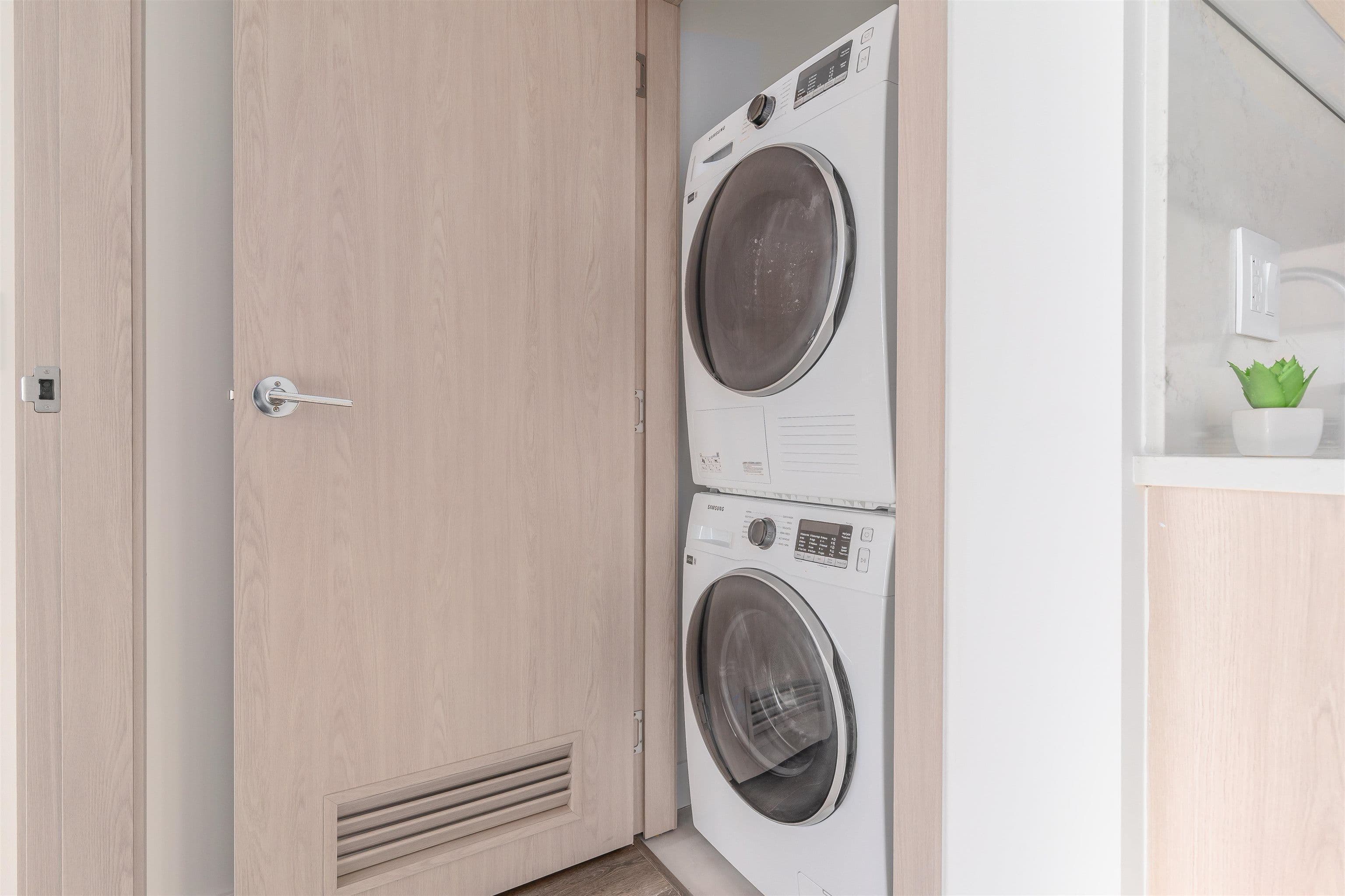 Property photo 94c5260a-0191-4240-a3c1-3d541d125aeb