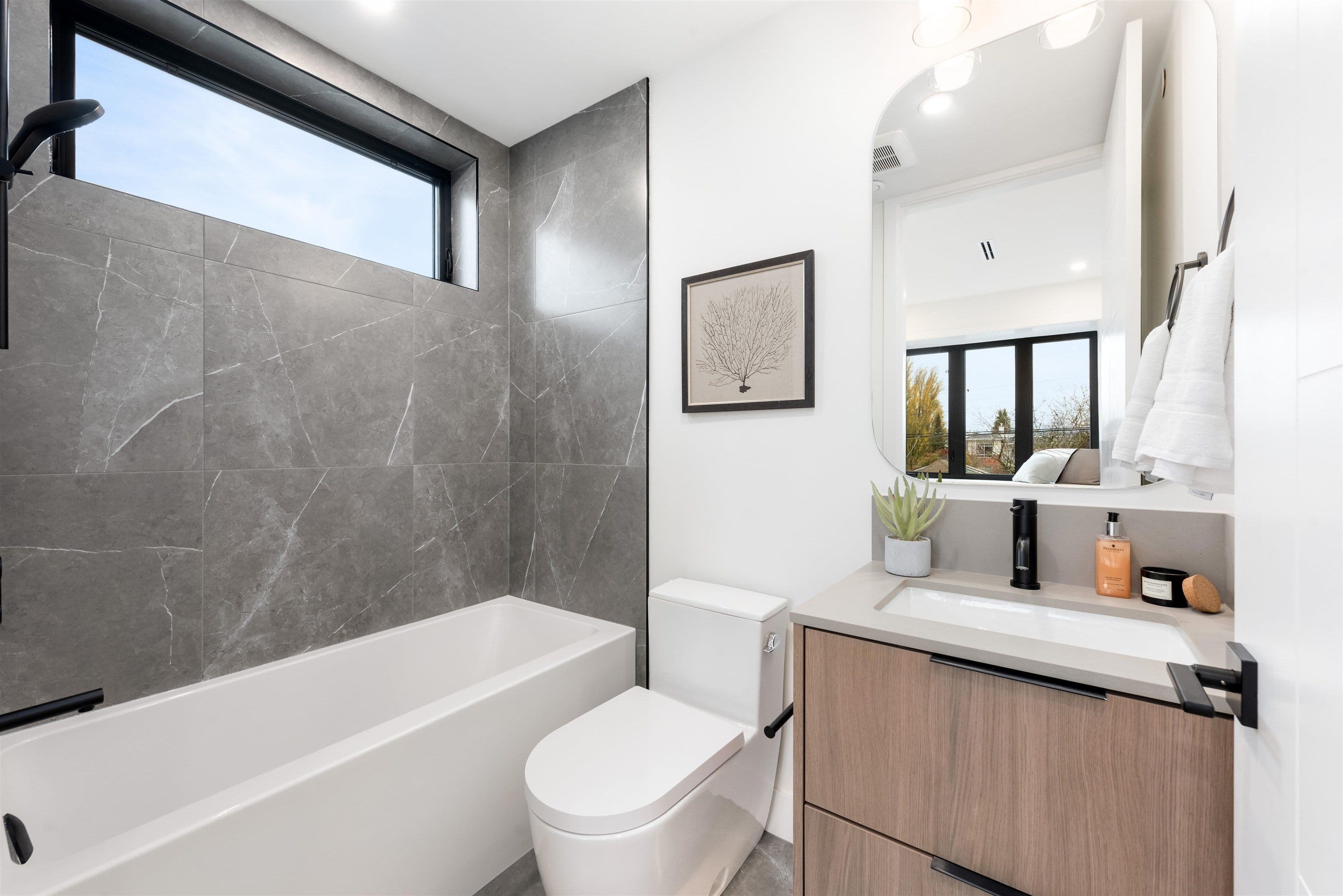 Property photo d64b3ebe-1939-4ff4-8d0f-682d2807a92f