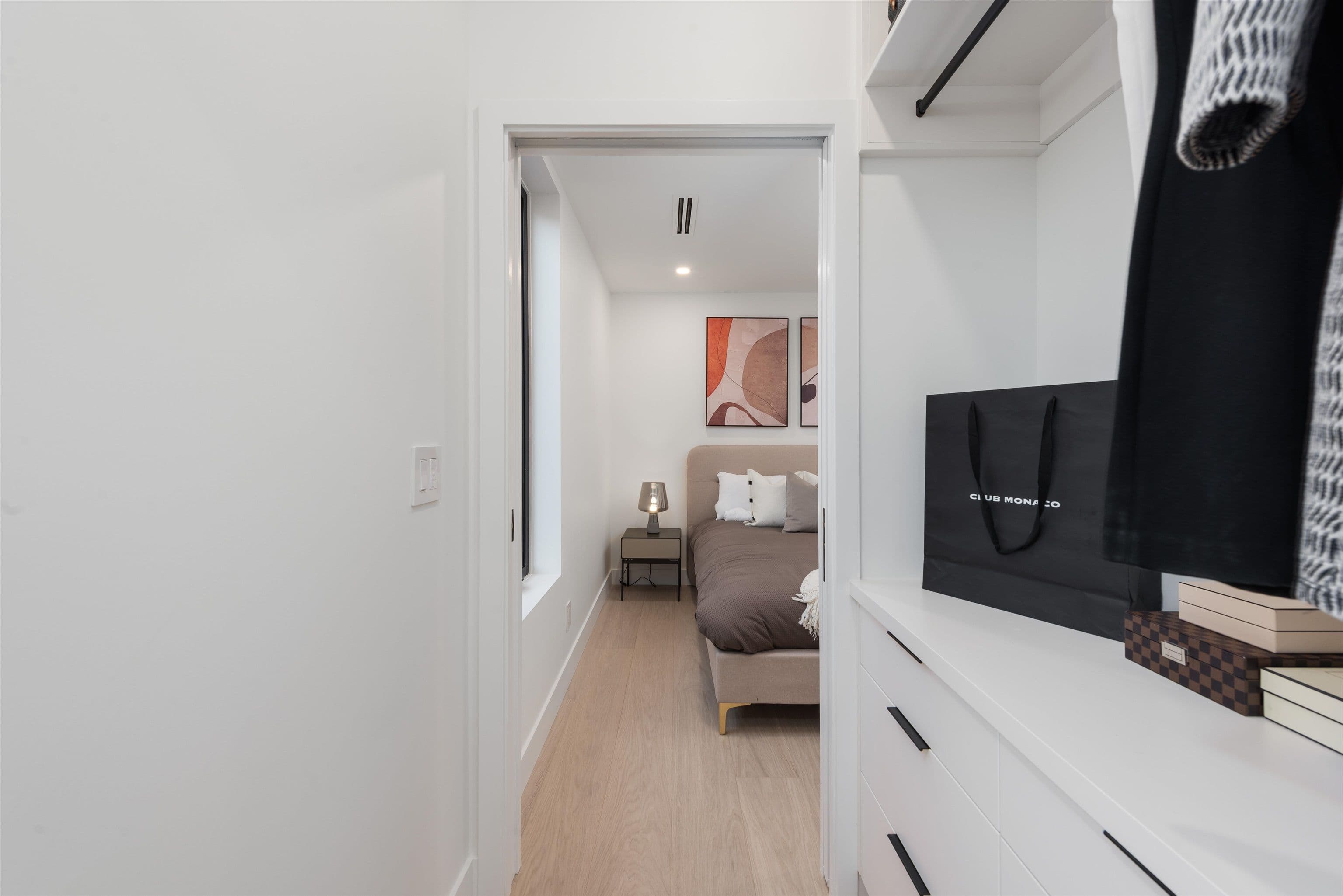 Property photo d50753b8-6fb3-4f56-8d3b-95b7f1882552