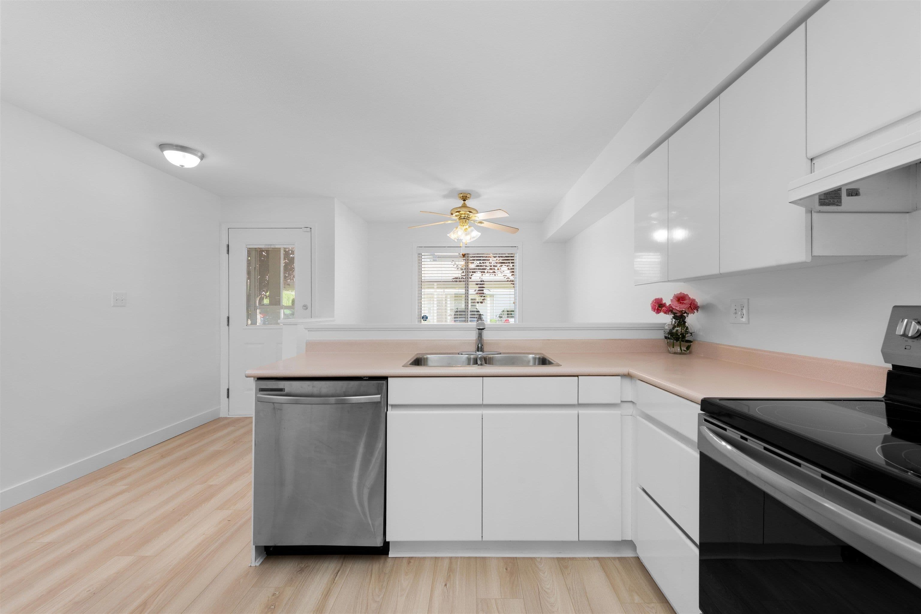 Property photo 8333018e-5513-4e30-8c3c-206df9f70c45