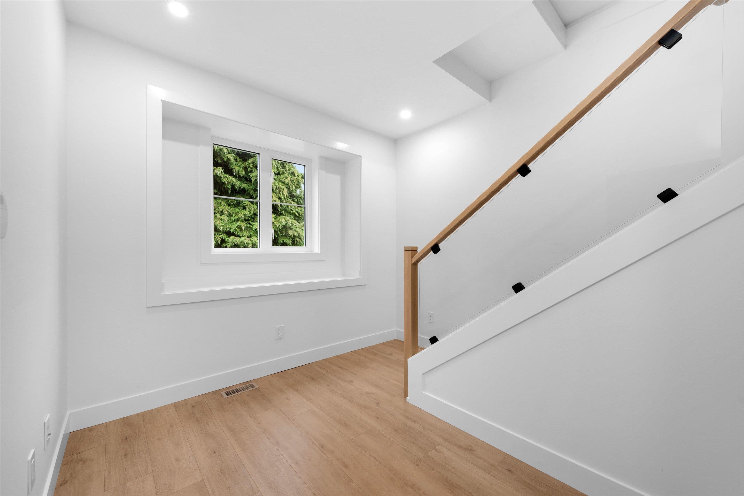 Property photo f5961cb6-24cb-42d1-9b7a-02332e3ea539
