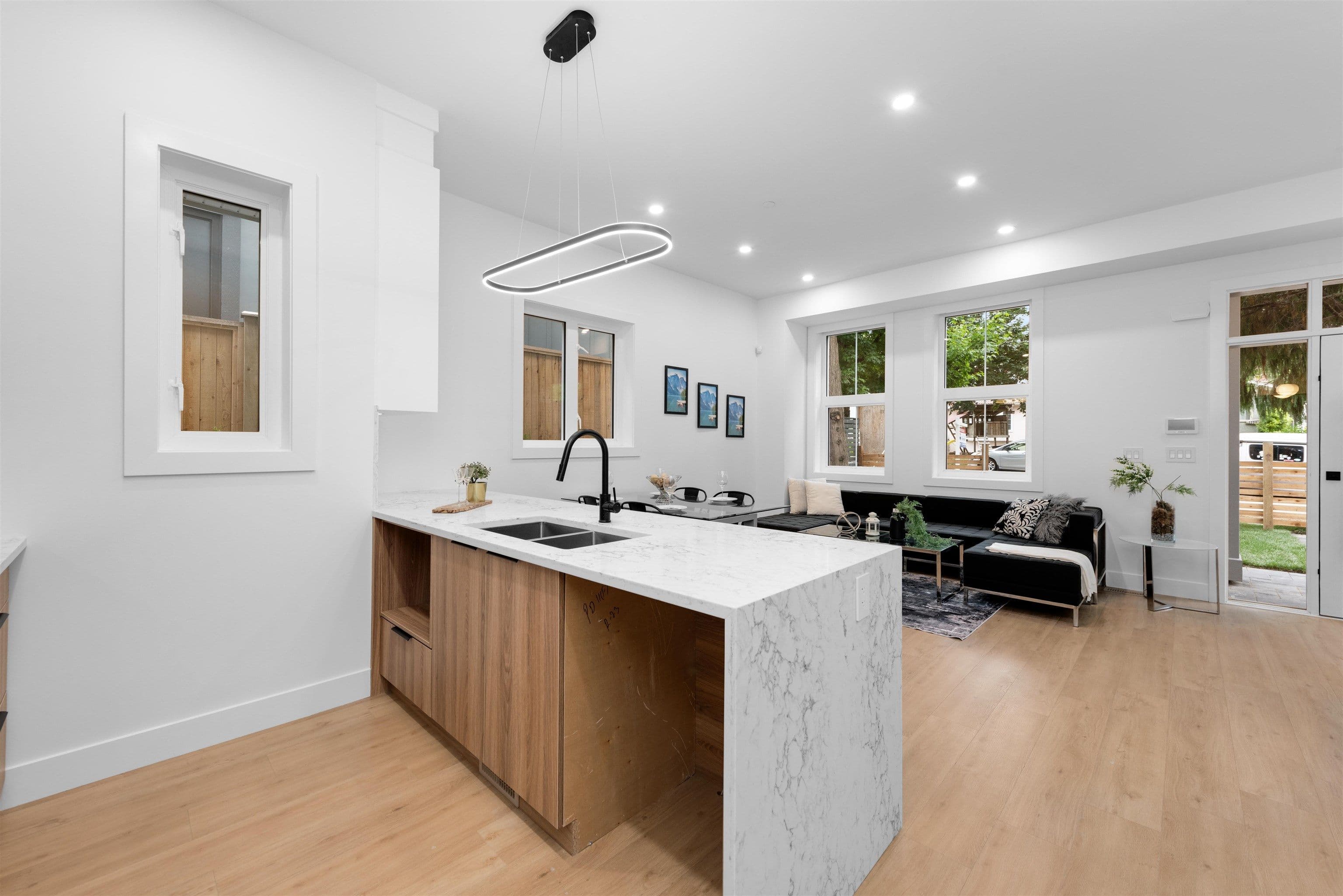 Property photo bdfa27e9-7509-4cd5-a610-a3f35847b36c