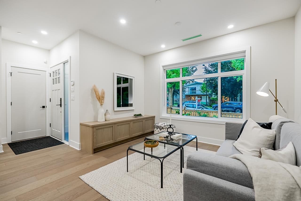 Property photo b79edb6c-2a0c-448e-bf35-aaf1b6d11cff