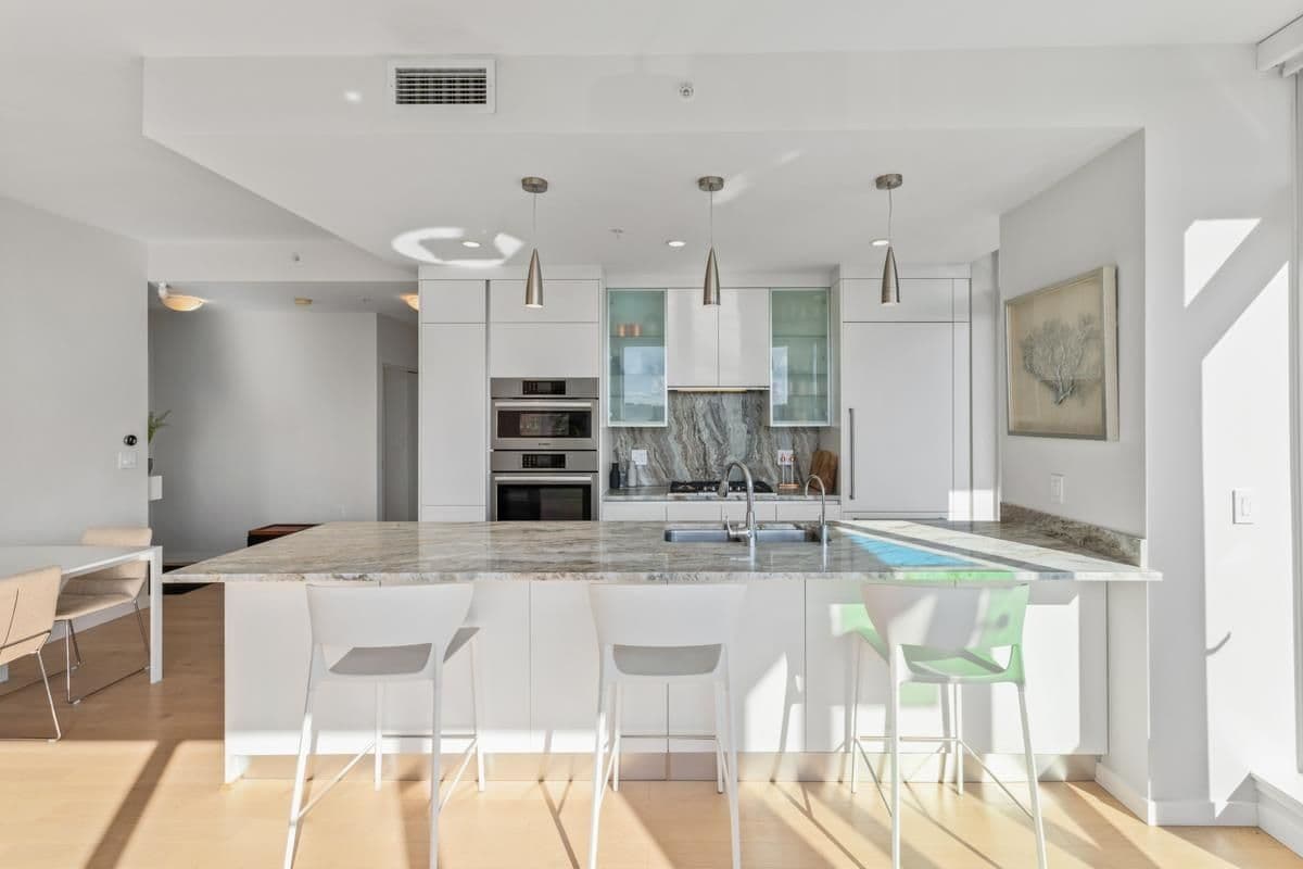 Property photo f0d593e5-da3e-43bc-9d18-06f0a9183832