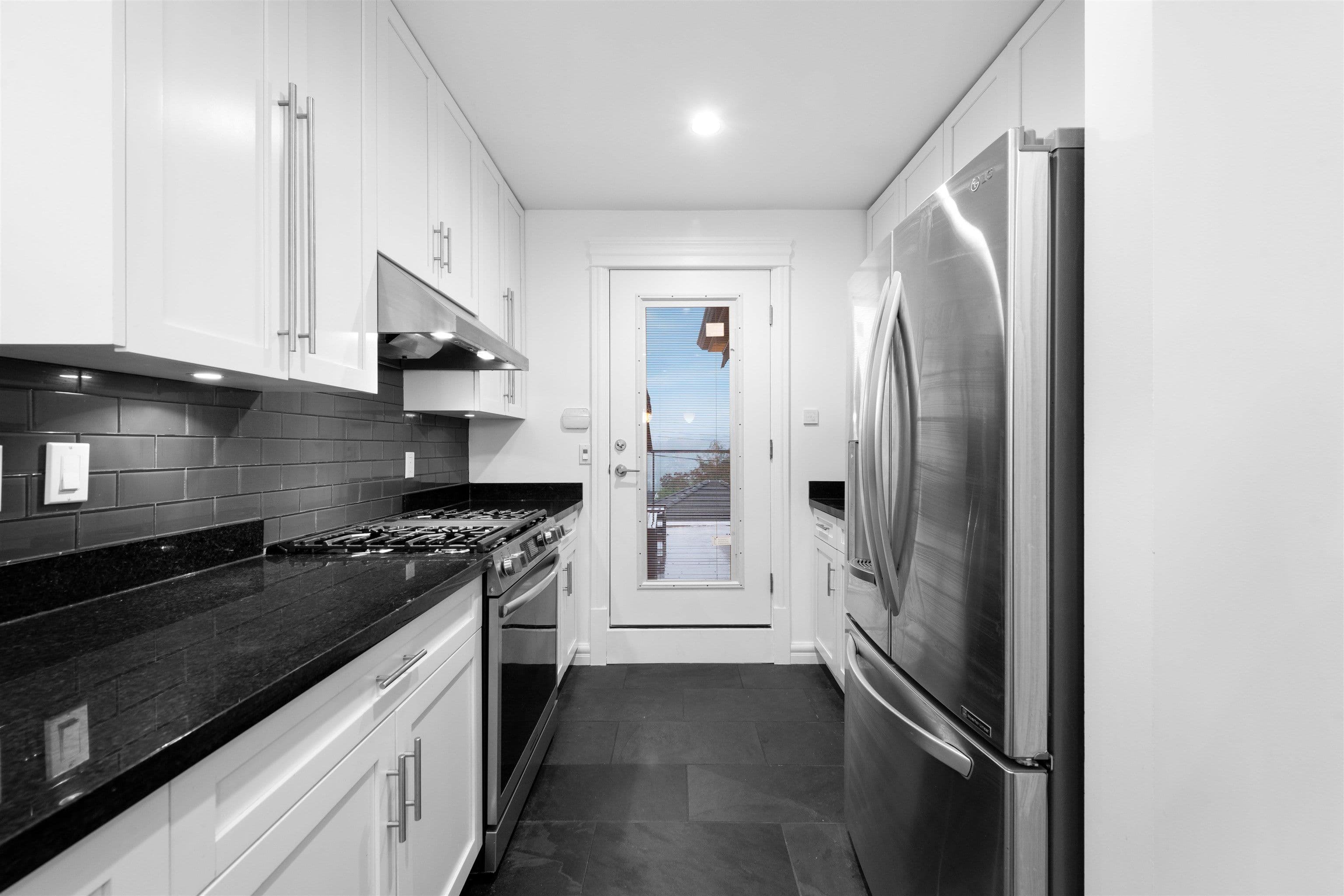Property photo 346f1153-4034-478e-8f4c-989d616e4882